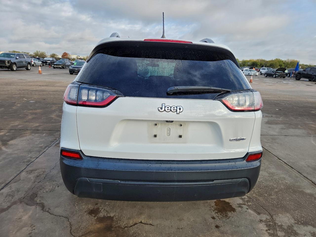 2019 Jeep Cherokee Latitude VIN: 1C4PJLCB8KD114298 Lot: 92751505