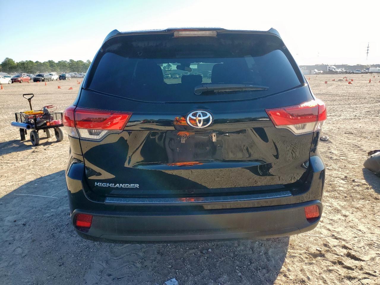 2019 Toyota Highlander Le VIN: 5TDZARFH0KS060429 Lot: 90625515