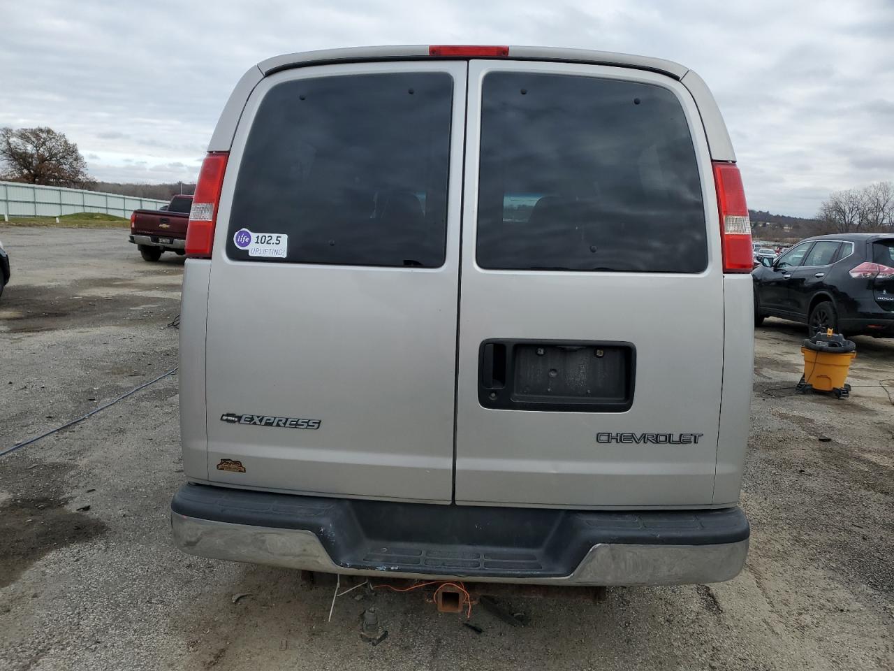 2006 Chevrolet Express G1500 VIN: 1GNFG15T561267207 Lot: 91711545