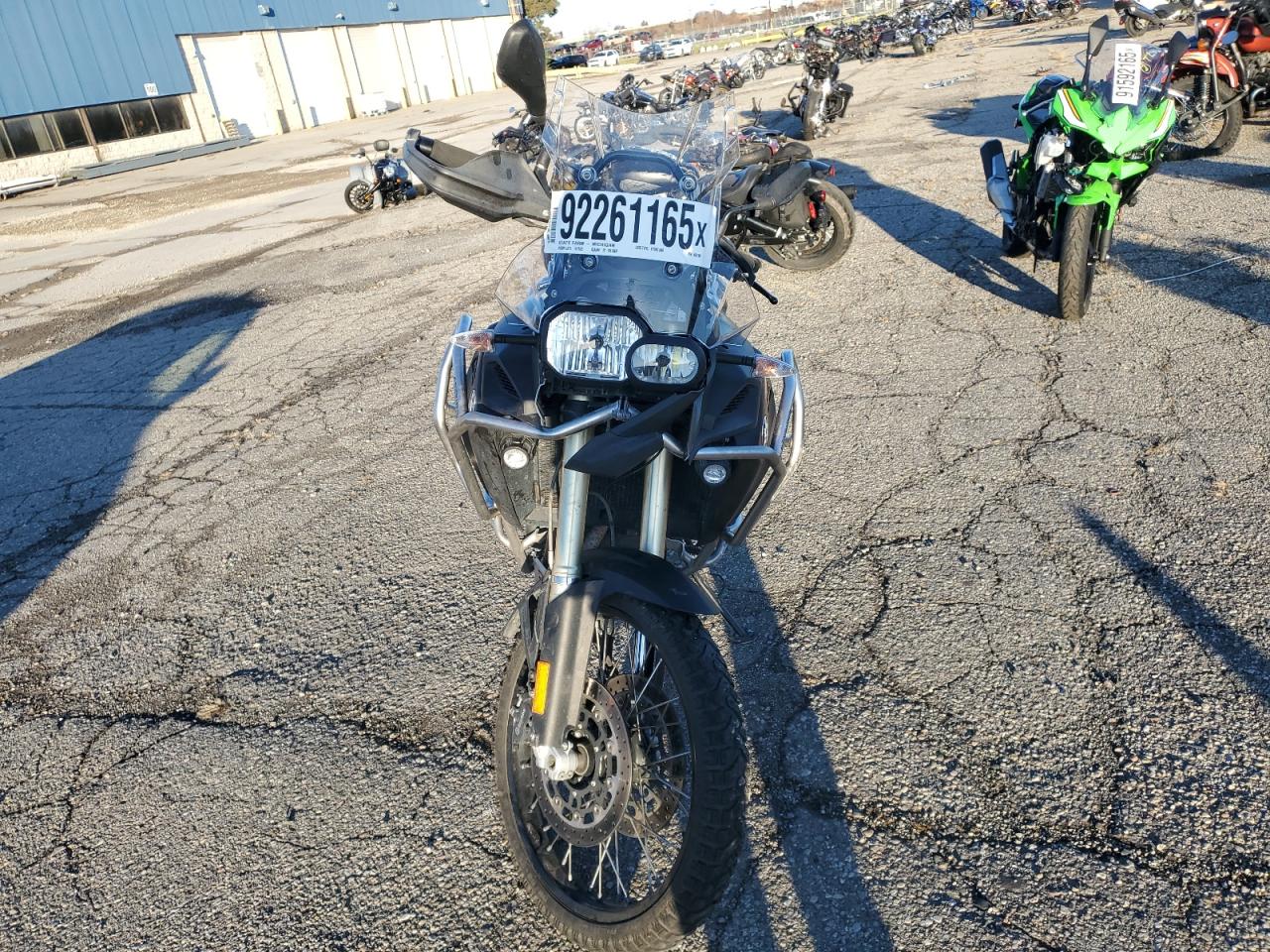 f 800