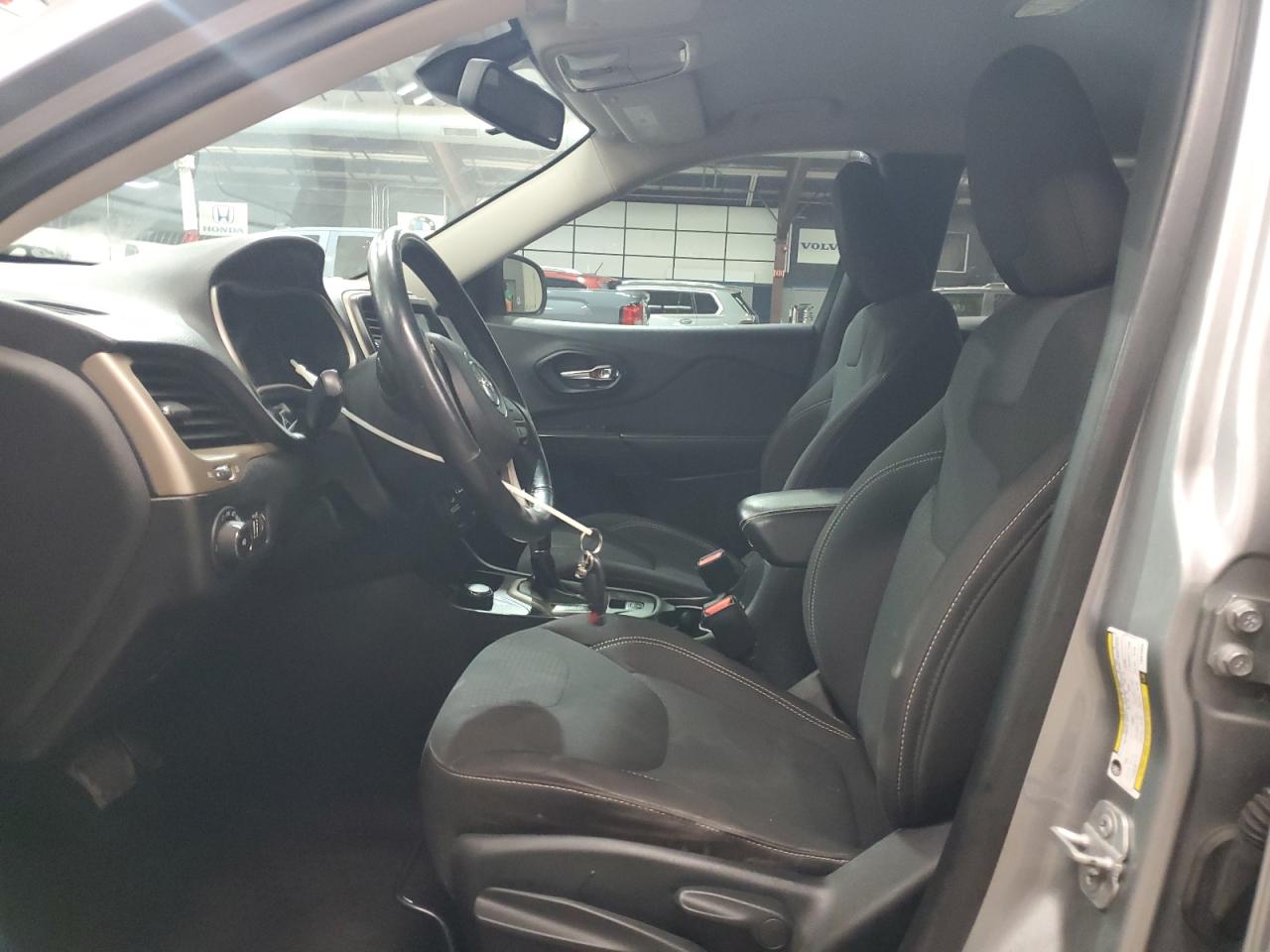 2015 Jeep Cherokee Latitude VIN: 1C4PJMCS9FW513625 Lot: 93493775