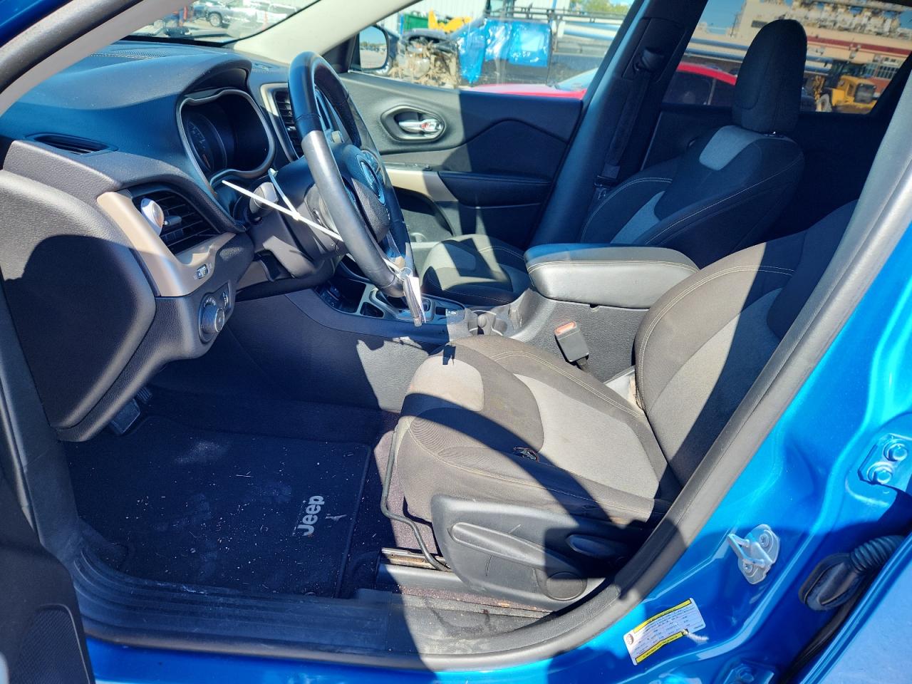 2018 Jeep Cherokee Latitude VIN: 1C4PJLCB9JD540385 Lot: 90991315