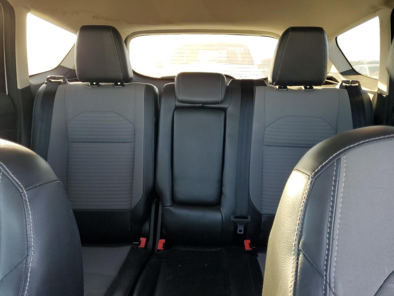 2017 Ford Escape Se VIN: 1FMCU0G99HUB81671 Lot: 92798175