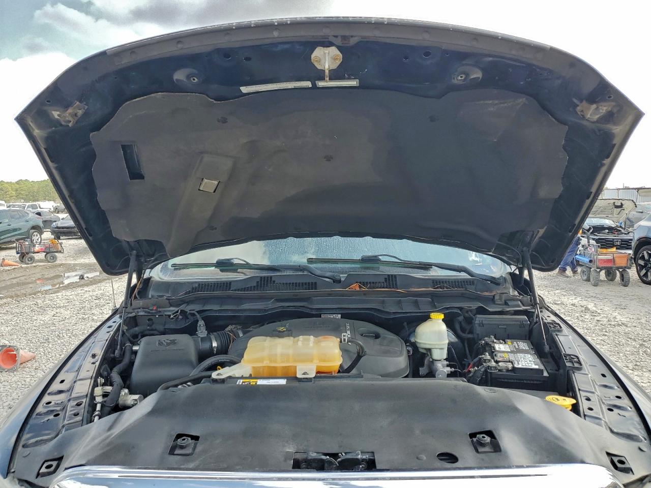 2015 Ram 1500 Laramie VIN: 1C6RR7VMXFS575471 Lot: 93920435