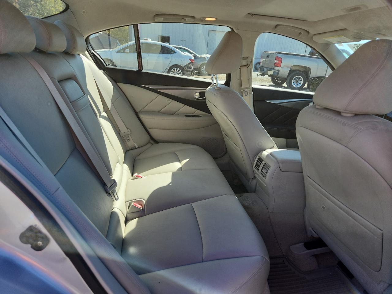 2015 Infiniti Q50 Base VIN: JN1BV7AP1FM334024 Lot: 91392035