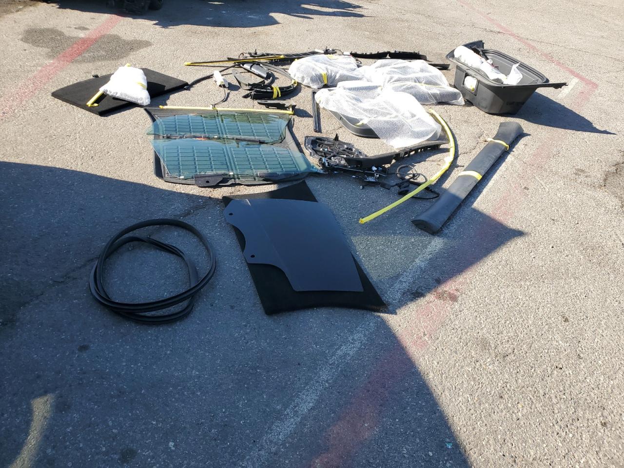 2023 Tesla Model Y VIN: 7SAYGDEF0PF903511 Lot: 90354425