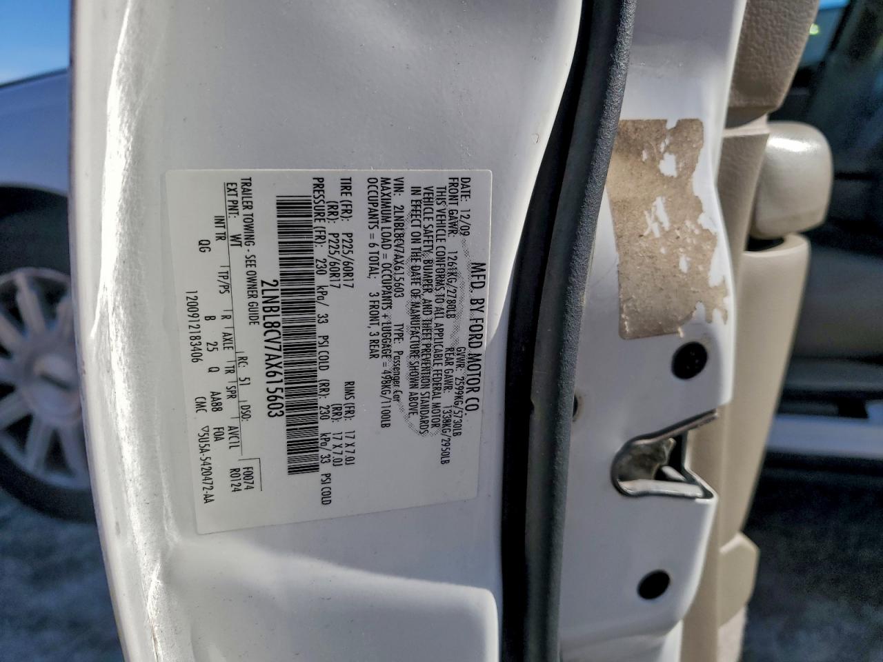 2010 Lincoln Town Car Signature Limited VIN: 2LNBL8CV7AX615603 Lot: 92622795