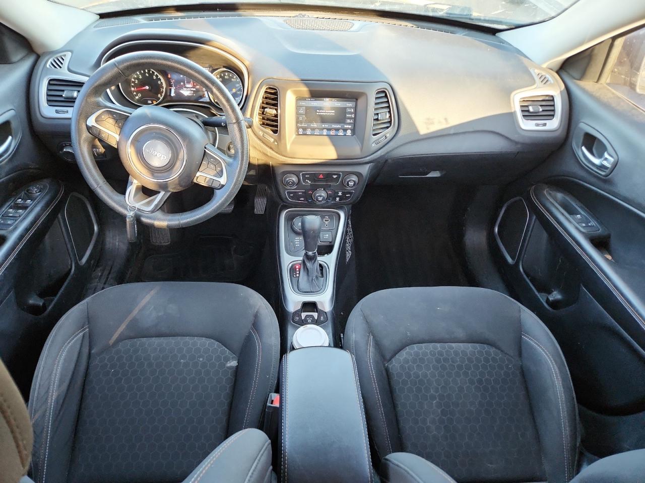 2018 Jeep Compass Sport VIN: 3C4NJDAB2JT153638 Lot: 90944245