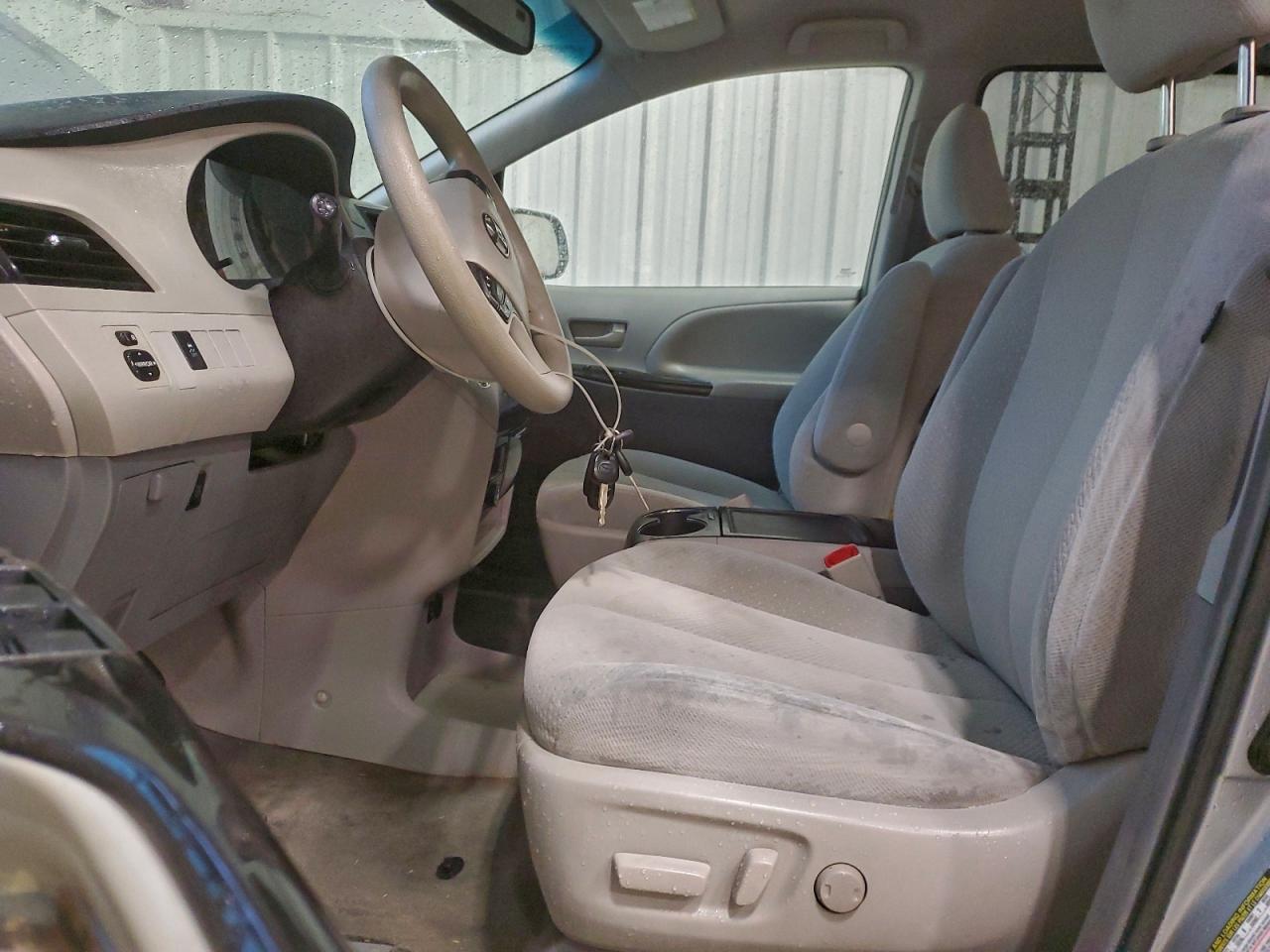 2014 Toyota Sienna Le VIN: 5TDKK3DC4ES517704 Lot: 94299925