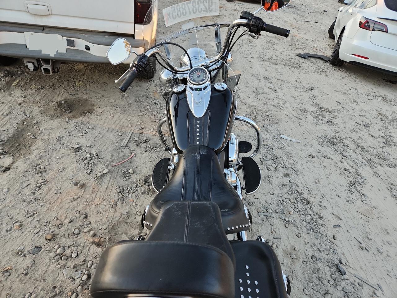 2014 Harley-Davidson Flstc Heritage Softail Classic VIN: 1HD1BWV16EB052701 Lot: 92387885