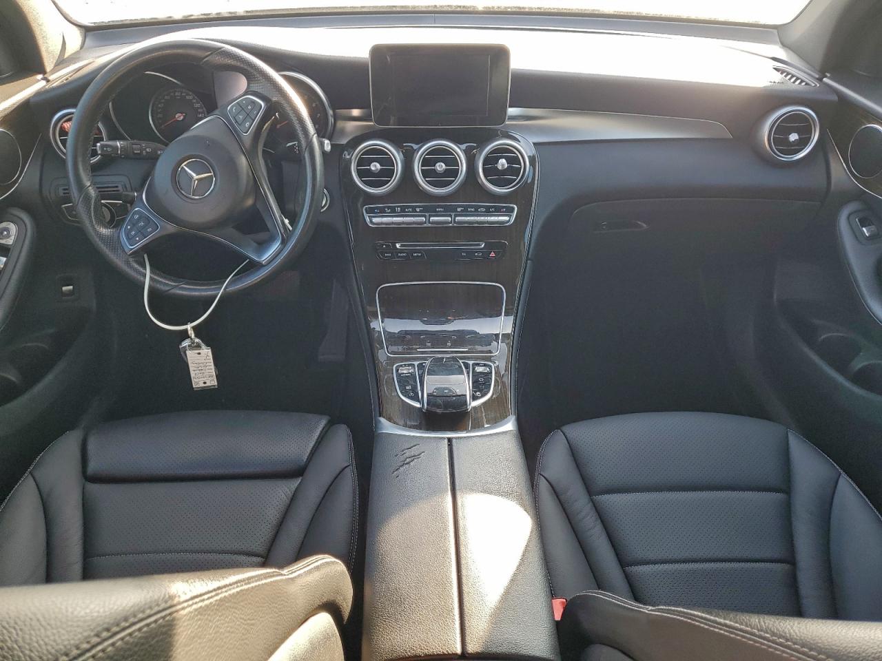 2017 Mercedes-Benz Glc 300 VIN: WDC0G4JB0HF120516 Lot: 94300105