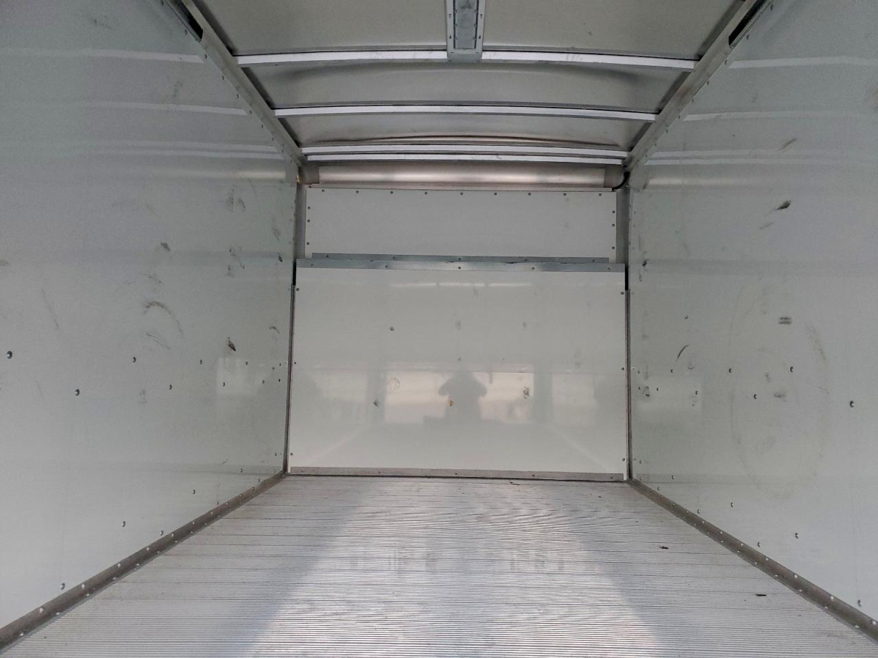 2025 GMC Savana Cut - Box Truck VIN: 7GZ07SF71SN008192 Lot: 94283465