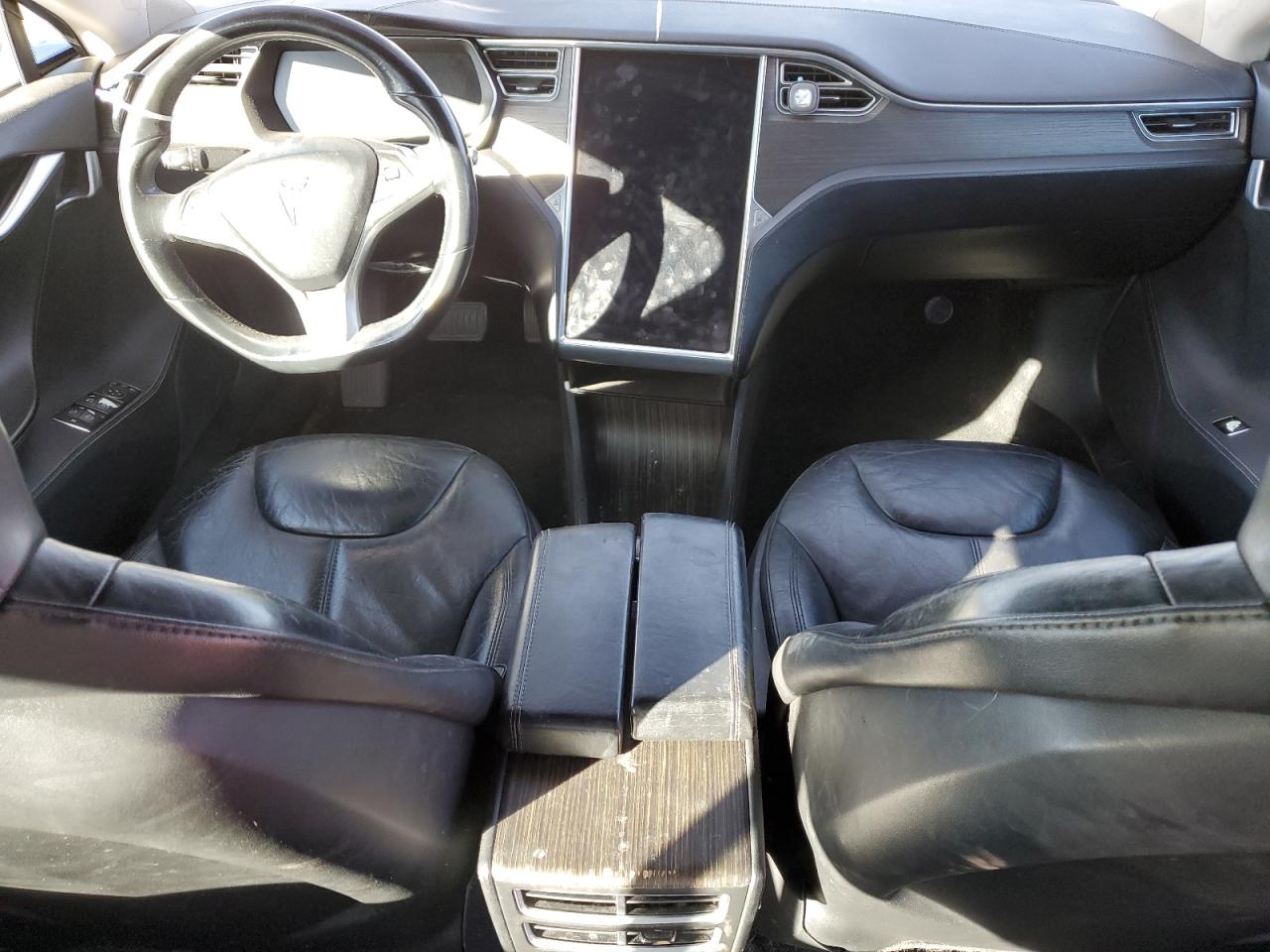 2015 Tesla Model S 85 VIN: 5YJSA1H12FFP71935 Lot: 92305775