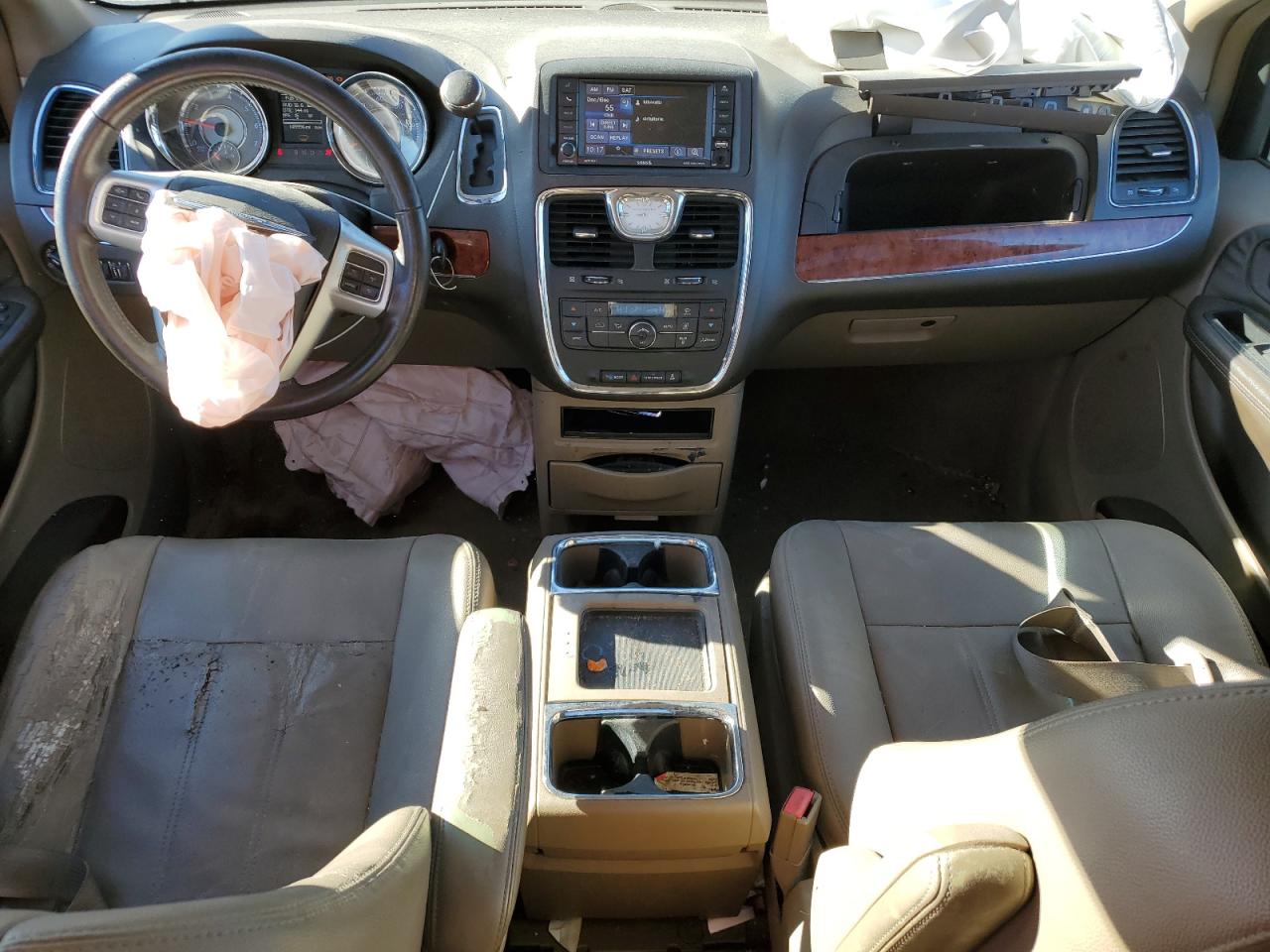 2015 Chrysler Town & Country Touring VIN: 2C4RC1BG5FR590855 Lot: 92098925