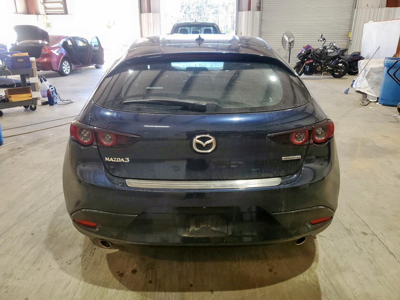 2019 Mazda 3 Preferred VIN: JM1BPAMM8K1143735 Lot: 92679145