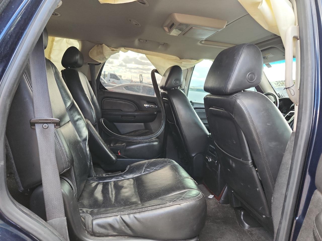 2008 Cadillac Escalade Luxury VIN: 1GYFK63868R182961 Lot: 93258325