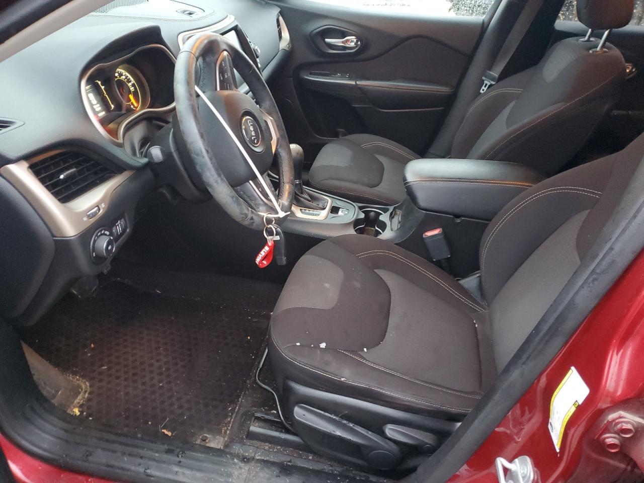 2016 Jeep Cherokee Latitude VIN: 1C4PJMCB0GW340370 Lot: 92268885