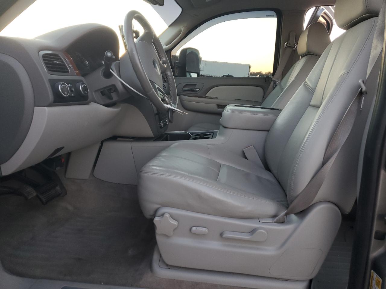 2008 GMC Yukon VIN: 1GKFK13088J197161 Lot: 92386265