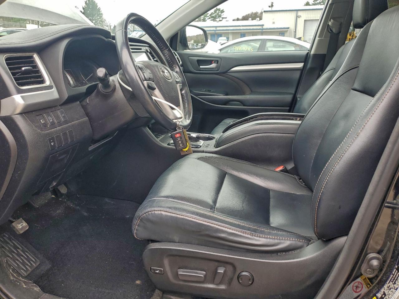 2018 Toyota Highlander Se VIN: 5TDJZRFH5JS811478 Lot: 93406645