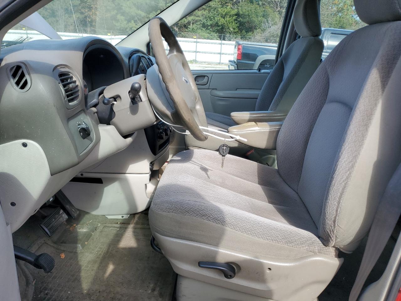 2005 Dodge Grand Caravan Se VIN: 1D4GP24R15B391334 Lot: 91730805