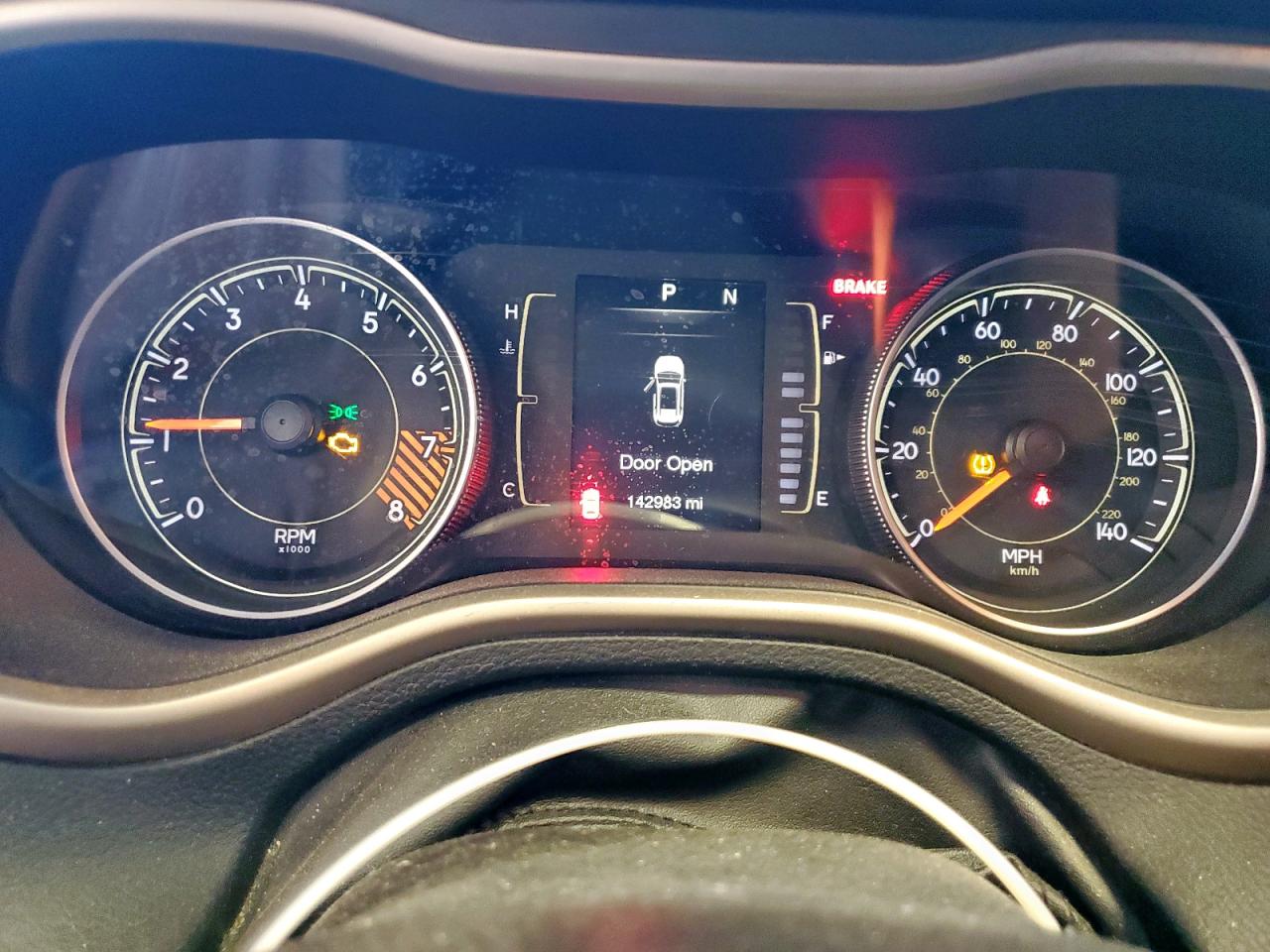 2015 Jeep Cherokee Latitude VIN: 1C4PJLCS4FW542301 Lot: 92736675