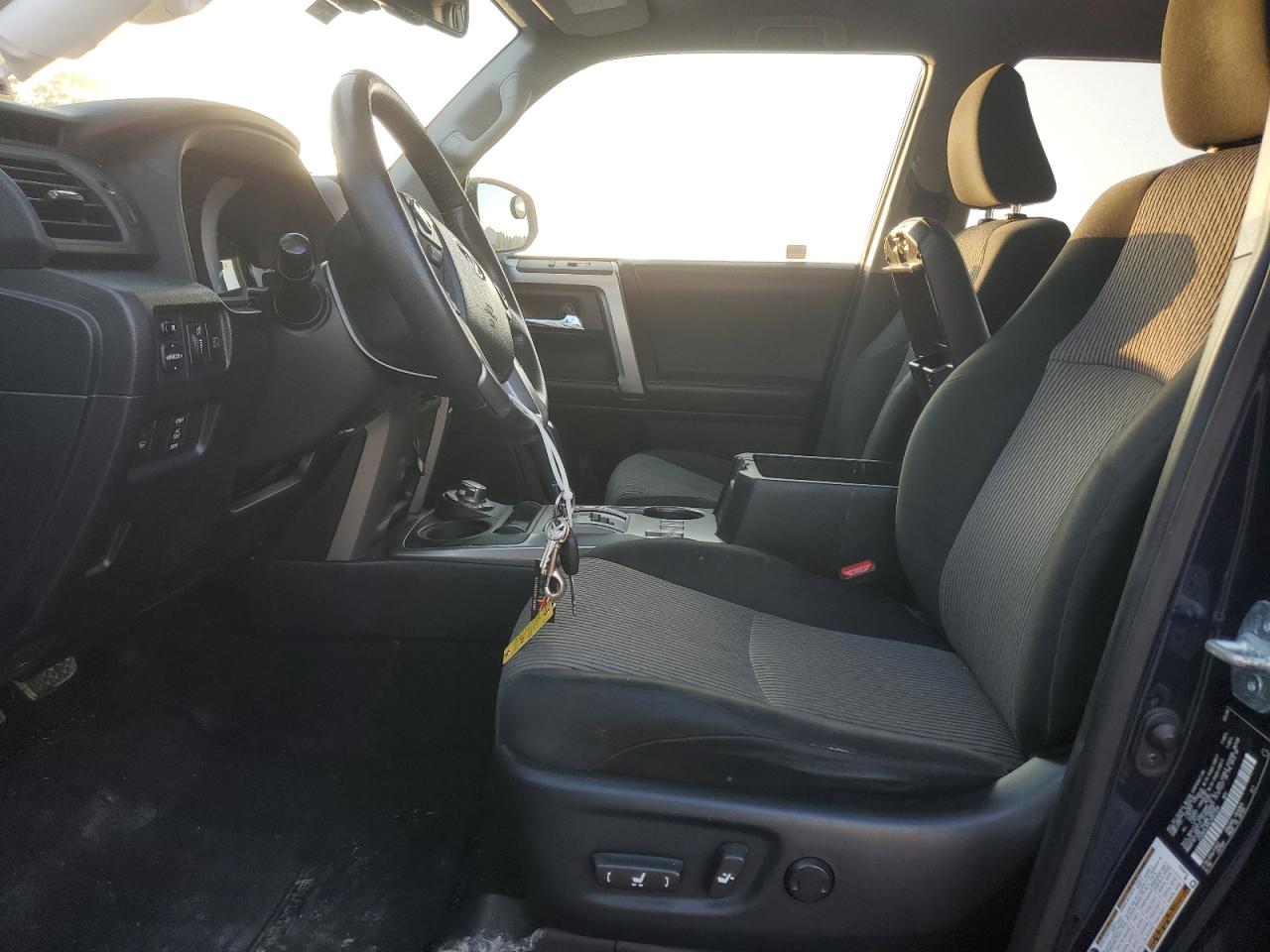 2020 Toyota 4Runner Sr5/Sr5 Premium VIN: JTEBU5JR6L5807309 Lot: 92563095