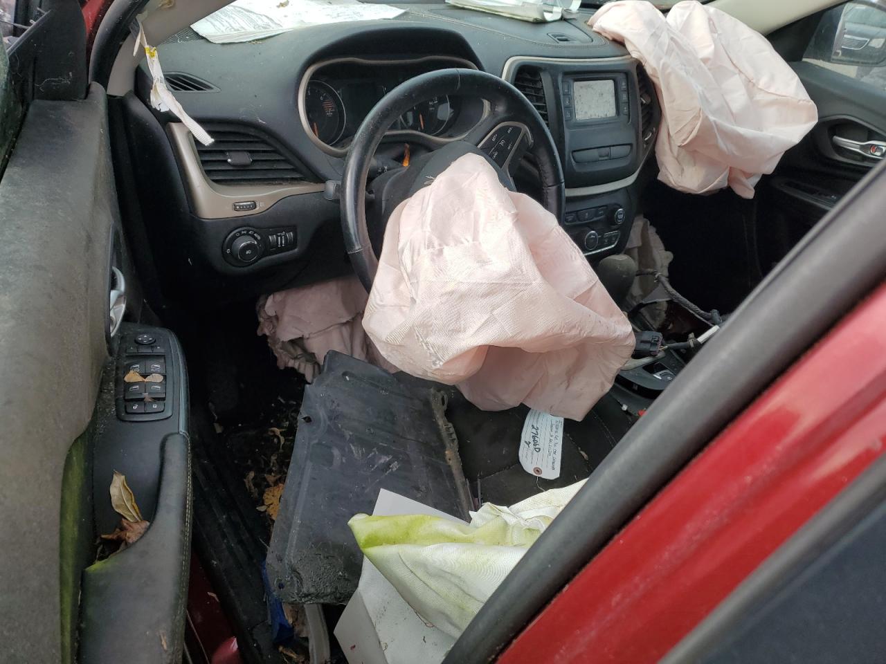 2016 Jeep Cherokee Latitude VIN: 1C4PJMCB3GW280262 Lot: 92883645