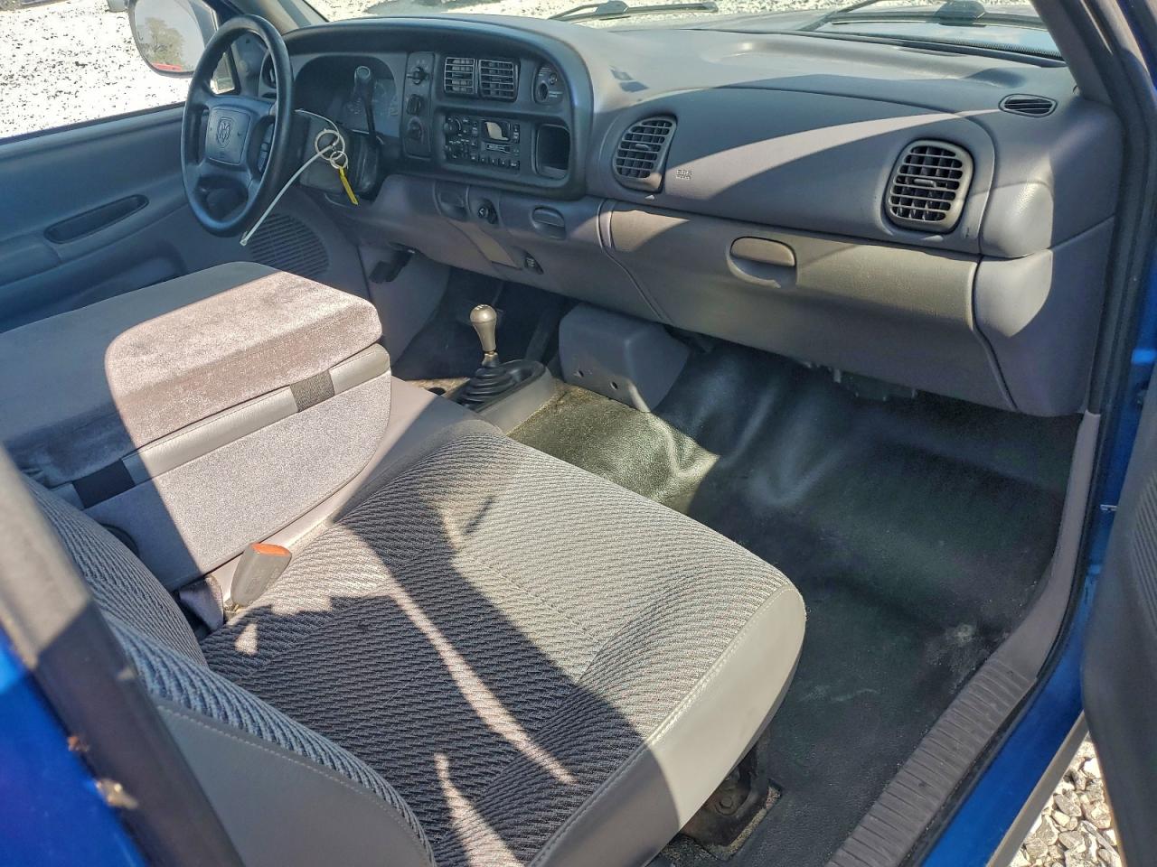 2001 Dodge Ram 2500 VIN: 3B7KF26661M520037 Lot: 94487875