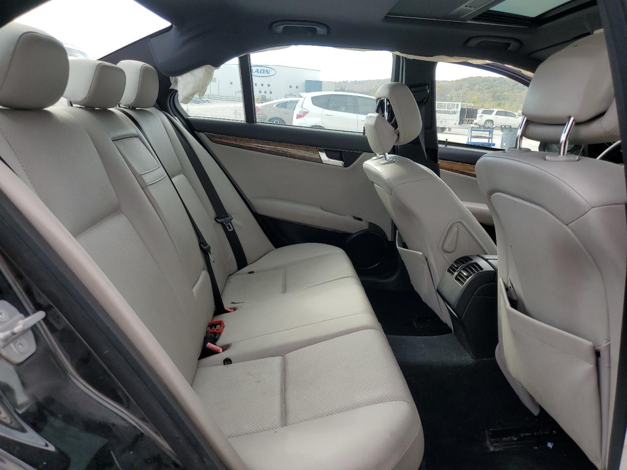 2009 Mercedes-Benz C 350 VIN: WDDGF56X69R045330 Lot: 90748405