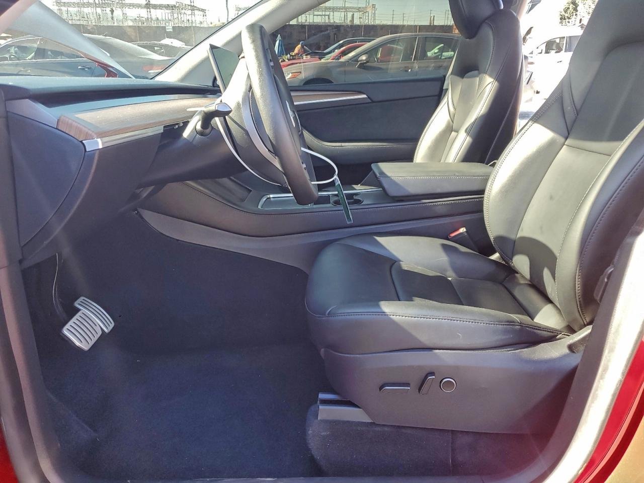 2025 Tesla Model Y VIN: 7SAYGDEF1SF231984 Lot: 94302075