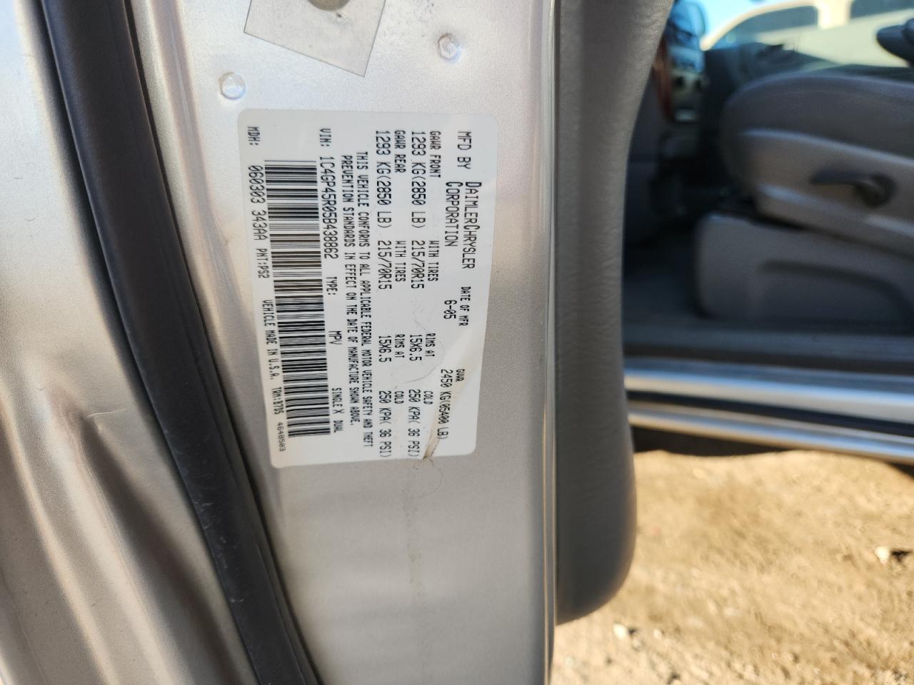 2005 Chrysler Town & Country VIN: 1C4GP45R05B438862 Lot: 90748865