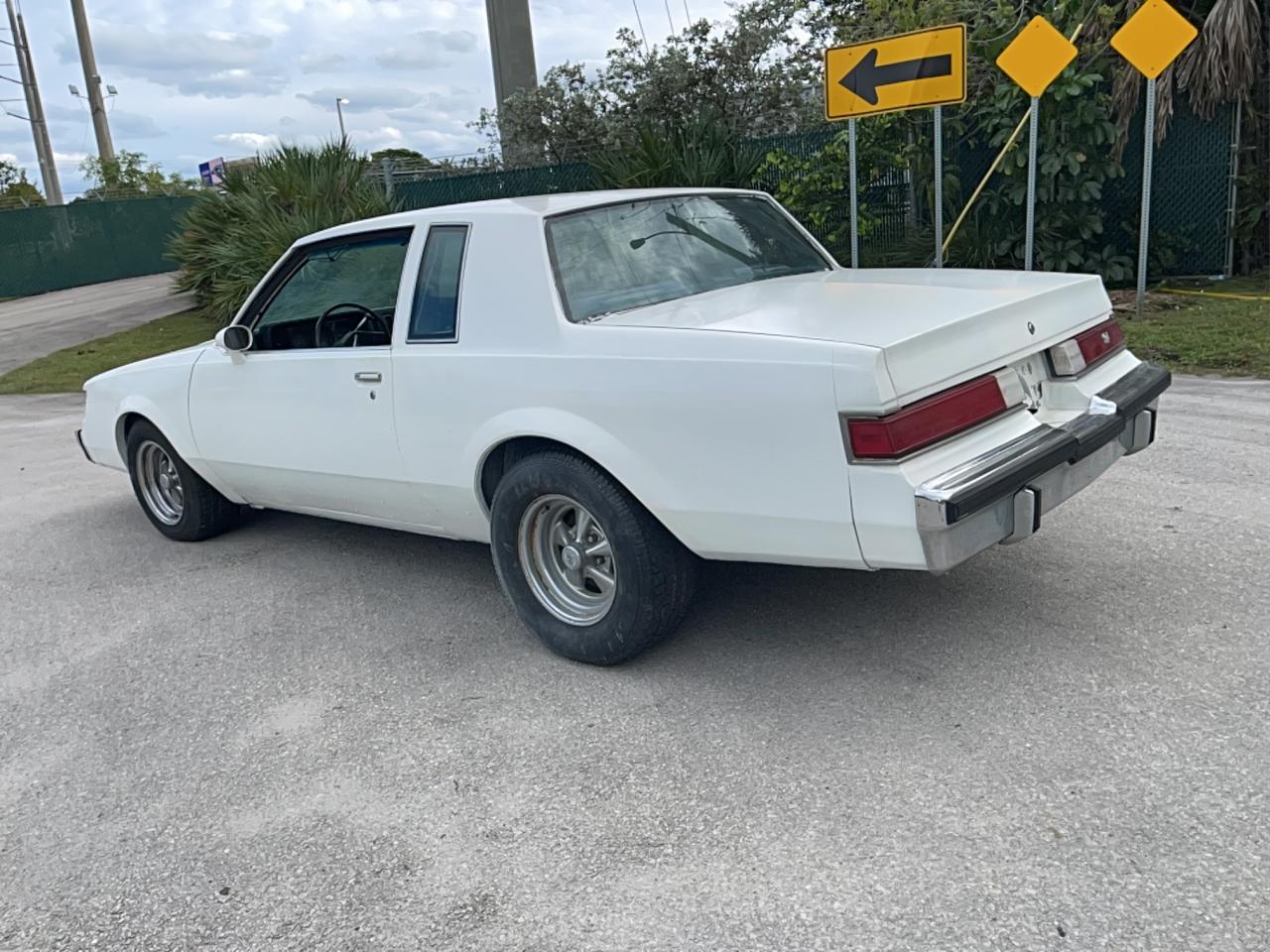 1982 Buick Regal Limited white coupe gas 1G4AM47A0CH208976 photo #4