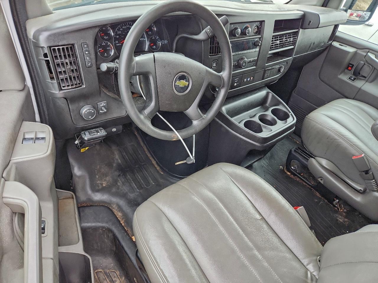 2020 Chevrolet Express G2 Van VIN: 1GCWGAF19L1270886 Lot: 94082675