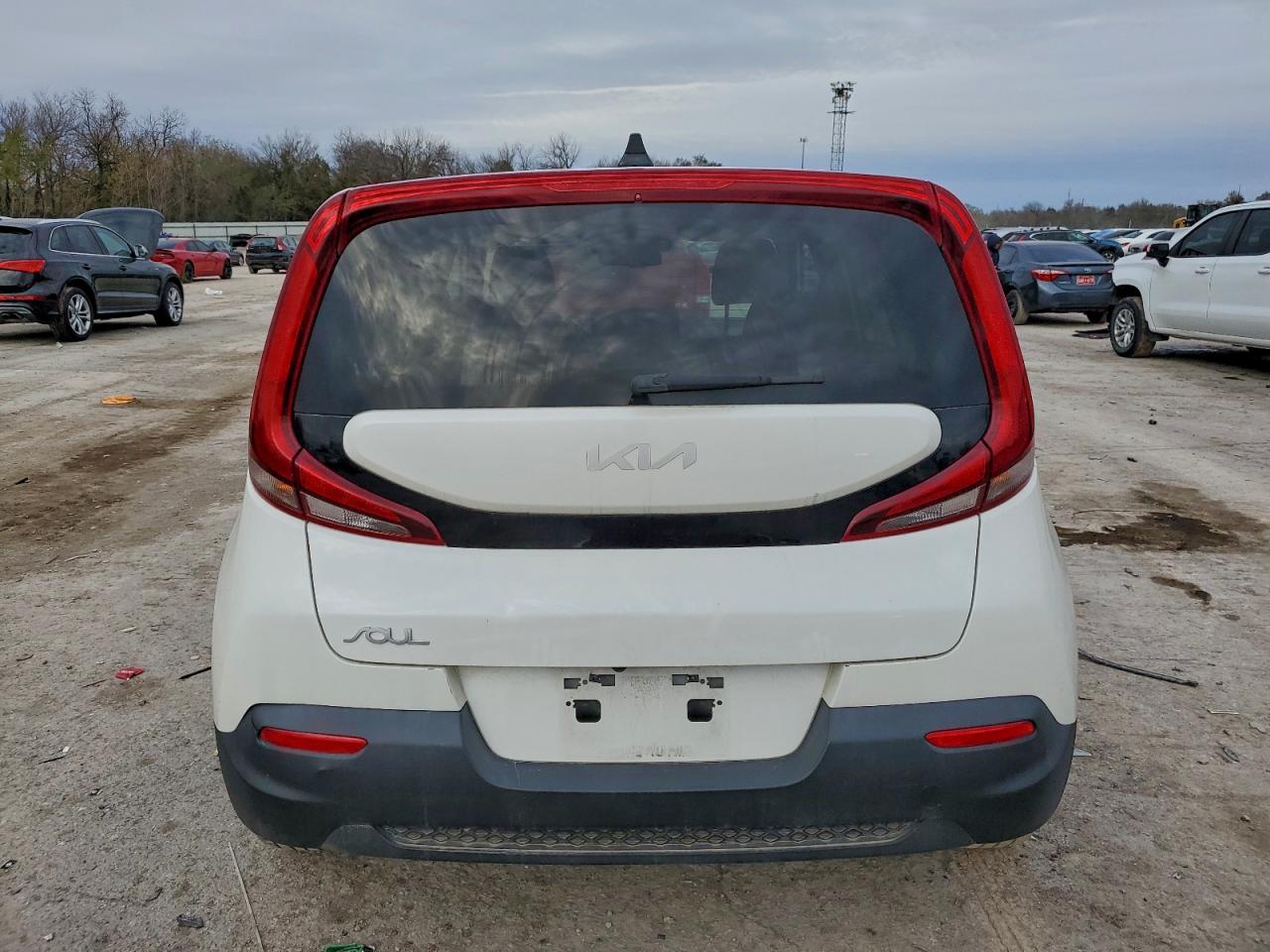 2022 Kia Soul Lx VIN: KNDJ23AU0N7813631 Lot: 94494255