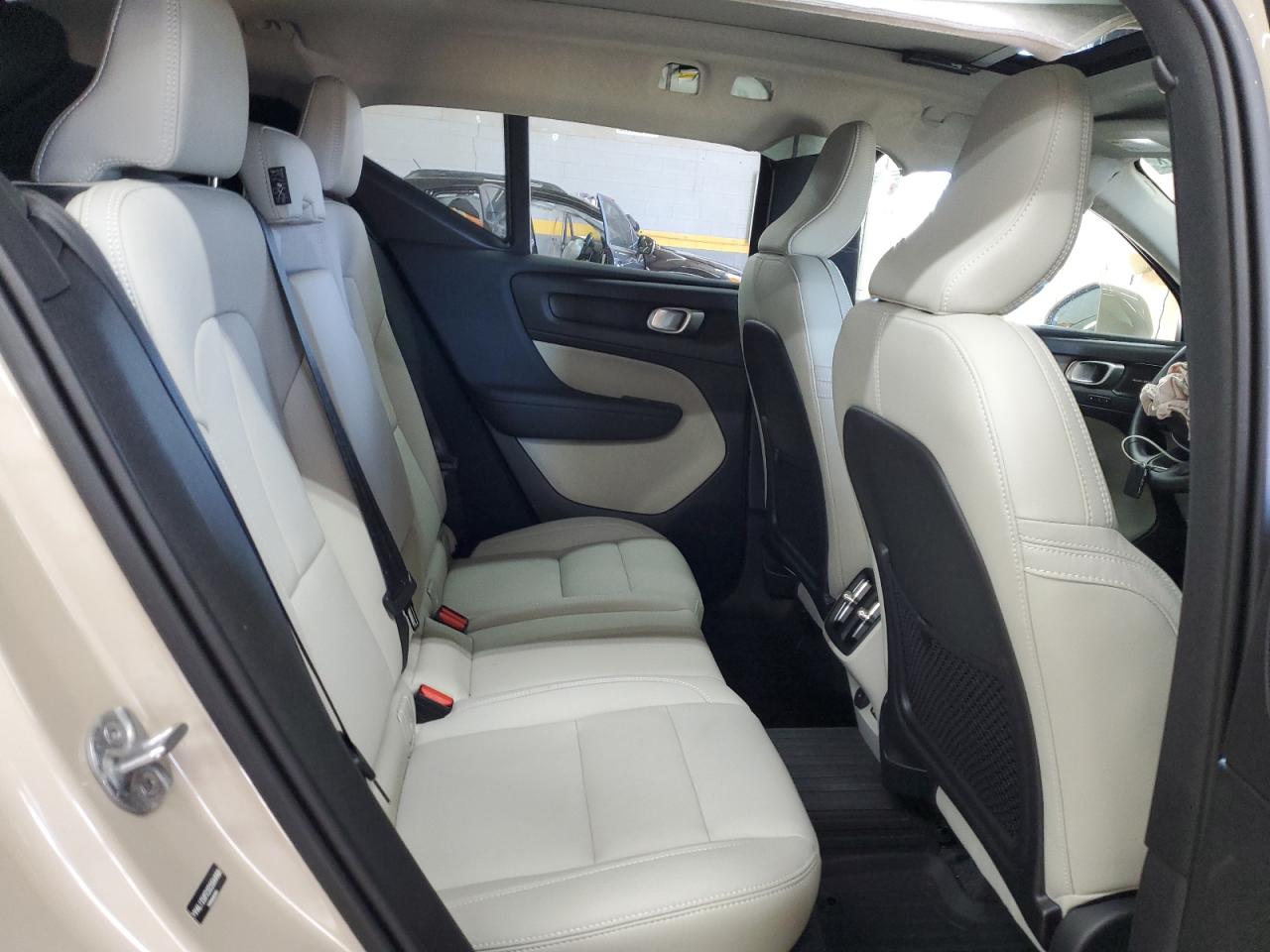 2025 Volvo Xc40 Ultra VIN: YV4L12UF2S2554990 Lot: 92734325