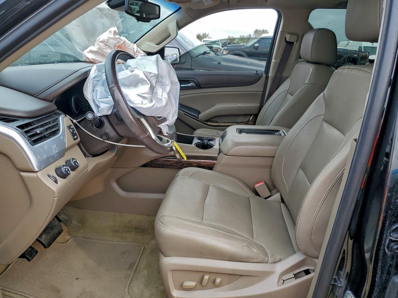 2017 GMC Yukon Xl K1500 Slt VIN: 1GKS2GKC7HR324545 Lot: 93954295