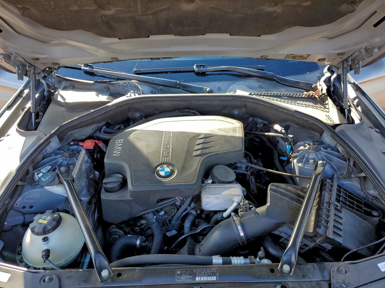 2012 BMW 528 Xi VIN: WBAXH5C50CDW05237 Lot: 93729665