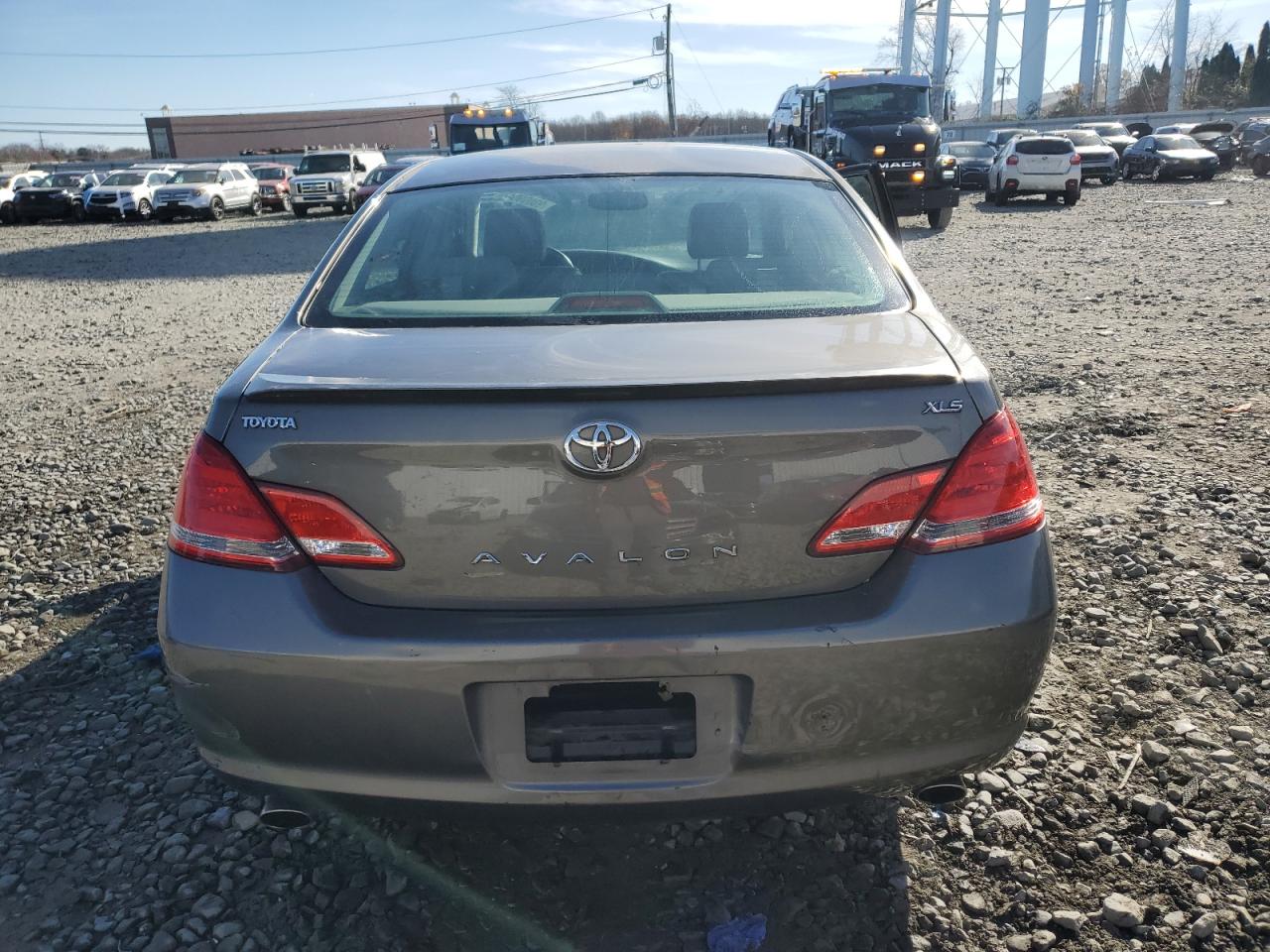 2005 Toyota Avalon Xl VIN: 4T1BK36B15U015826 Lot: 93059045