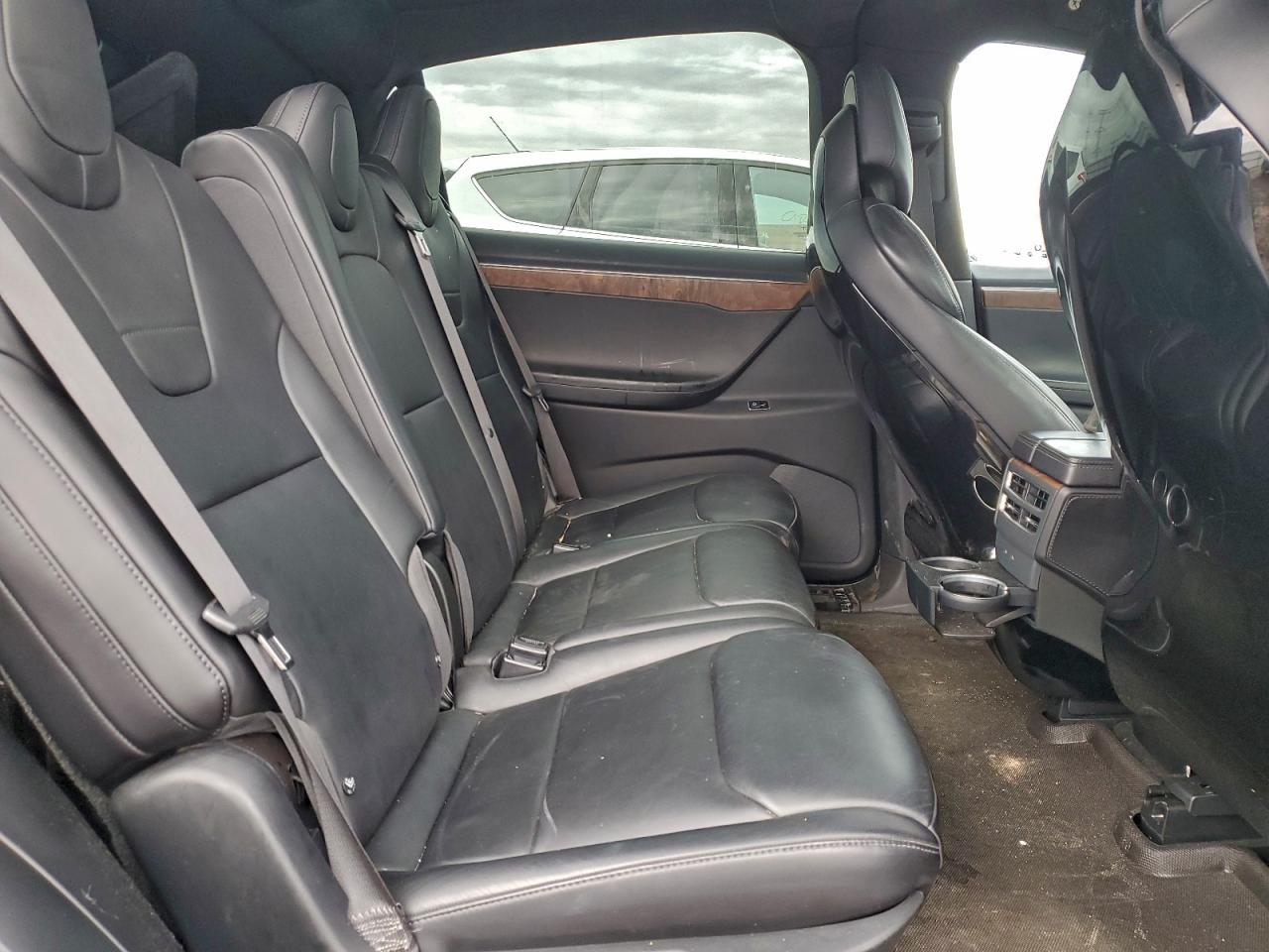 2016 Tesla Model X VIN: 5YJXCDE2XGF030366 Lot: 92515505