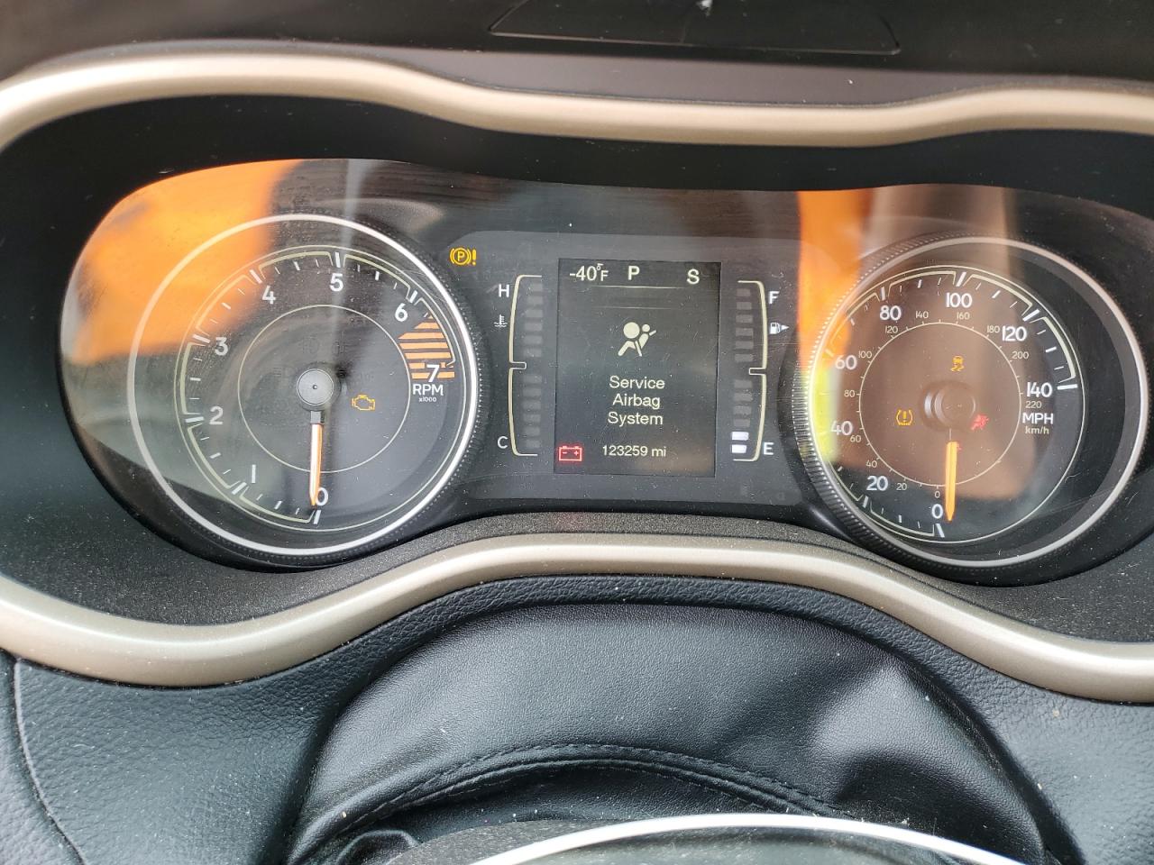 2018 Jeep Cherokee Latitude VIN: 1C4PJLCB0JD557219 Lot: 93528495