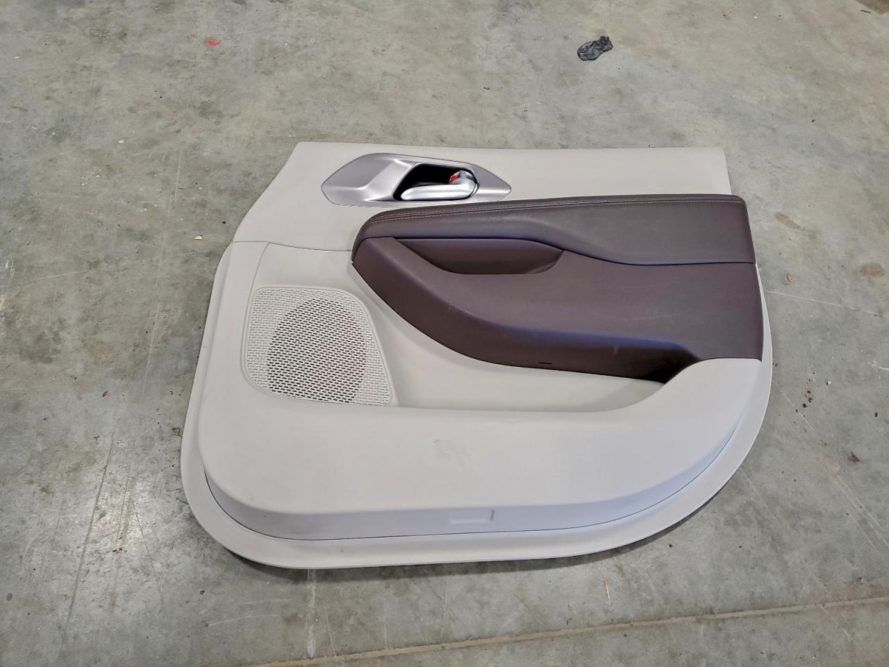 2018 Chrysler Pacifica Touring Plus VIN: 2C4RC1FGXJR174335 Lot: 93595195