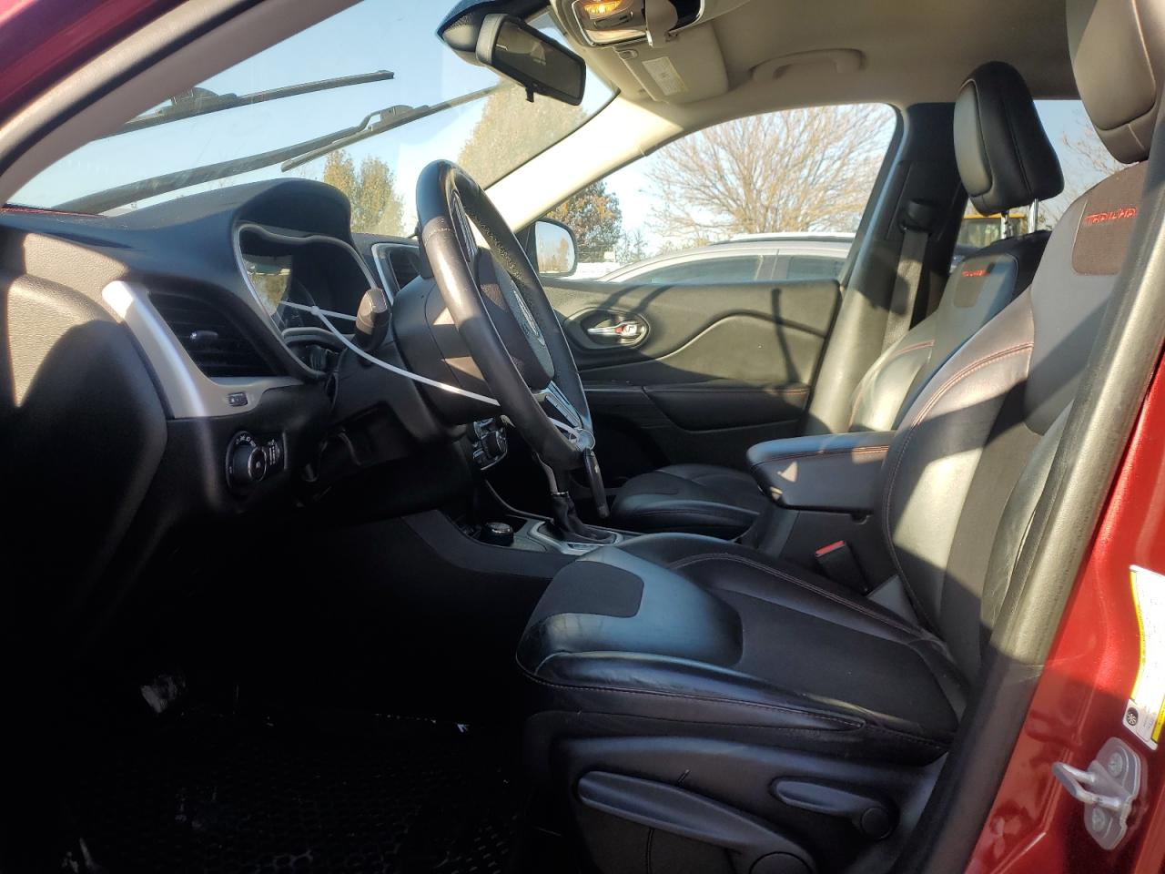 2015 Jeep Cherokee Trailhawk VIN: 1C4PJMBS1FW620170 Lot: 92619445