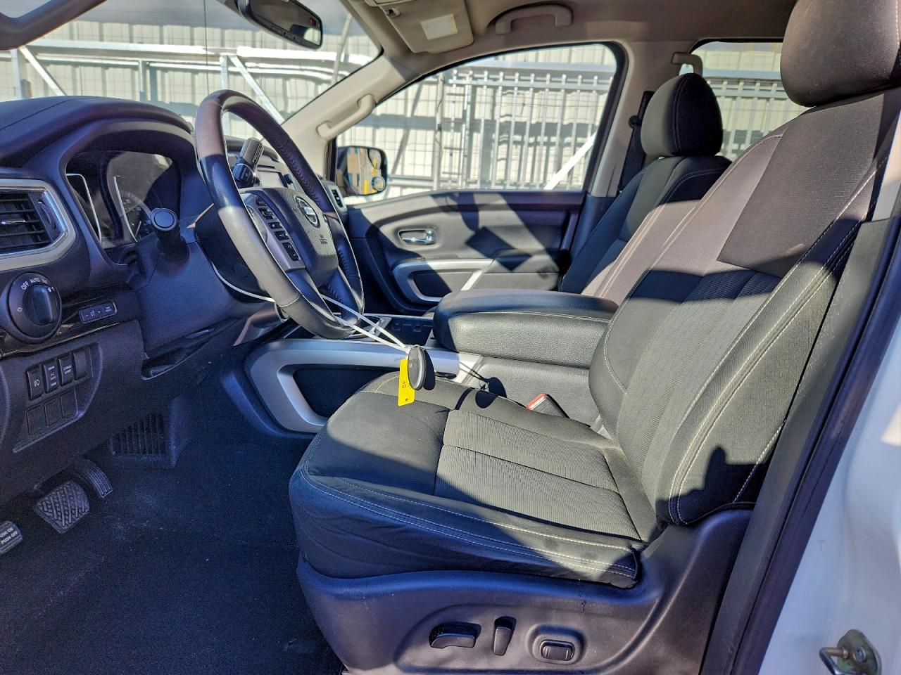 2017 Nissan Titan Sv VIN: 1N6AA1E52HN548296 Lot: 94338205