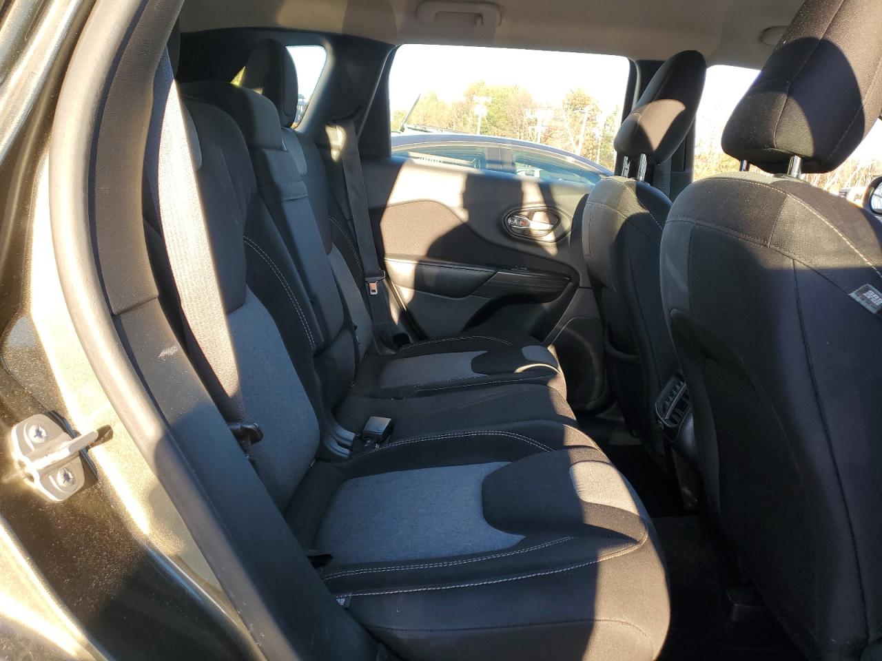 2015 Jeep Cherokee Sport VIN: 1C4PJMAB9FW654245 Lot: 92275445