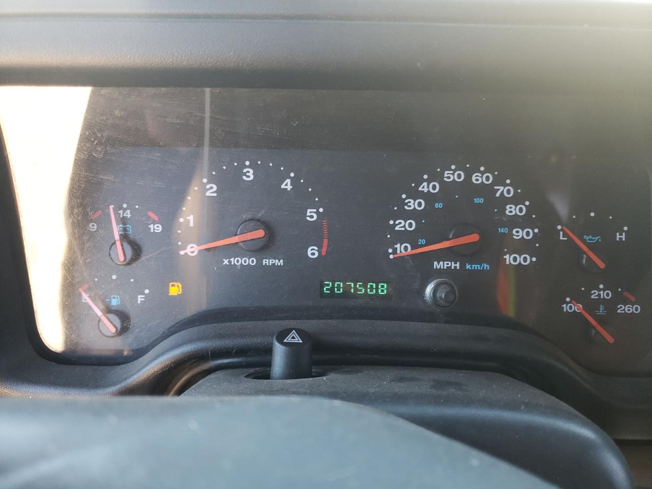 2004 Jeep Wrangler / Tj Sahara VIN: 1J4FA59S34P740304 Lot: 90494025