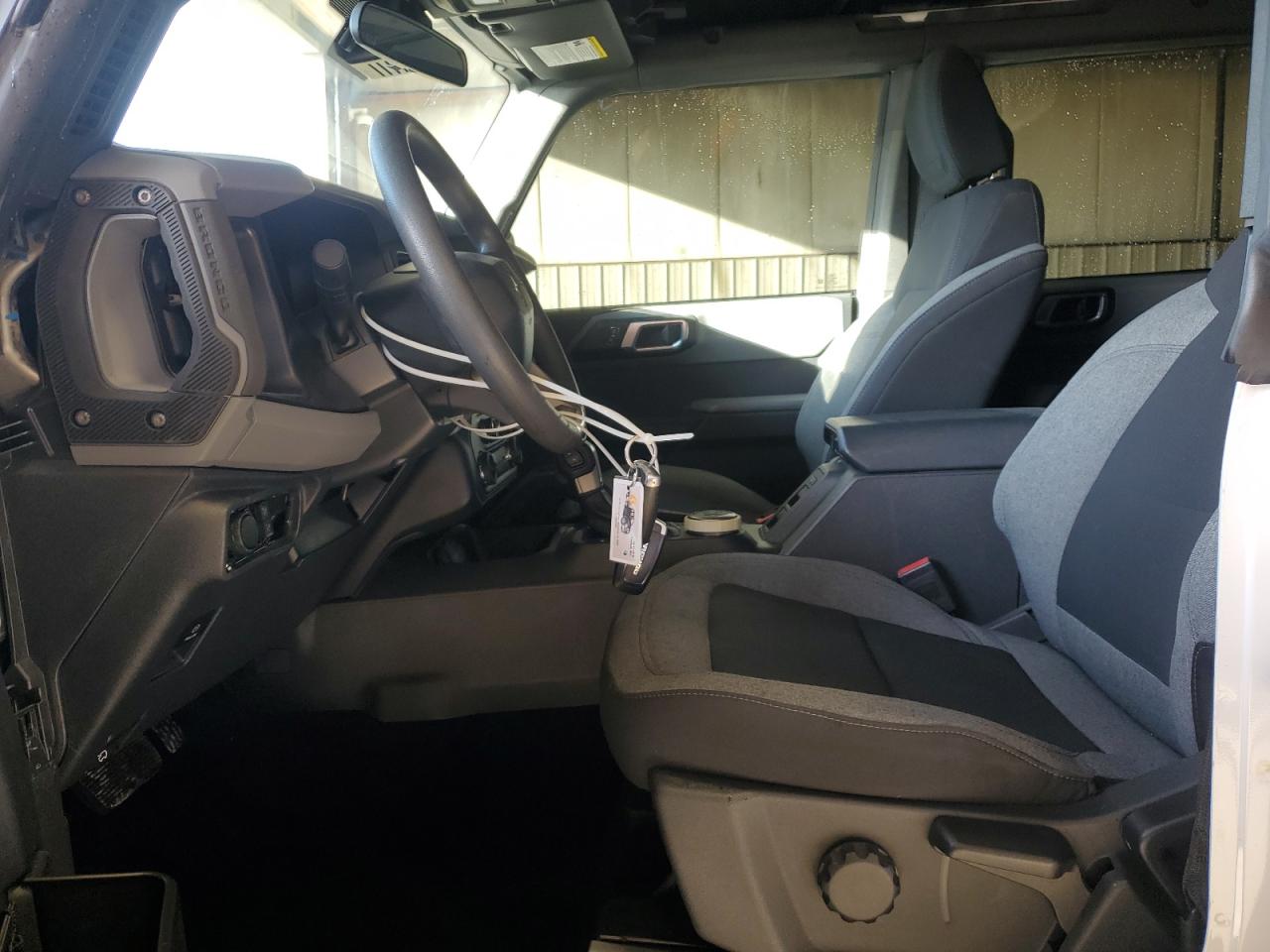 2022 Ford Bronco Base VIN: 1FMDE5BH6NLB48657 Lot: 92700065