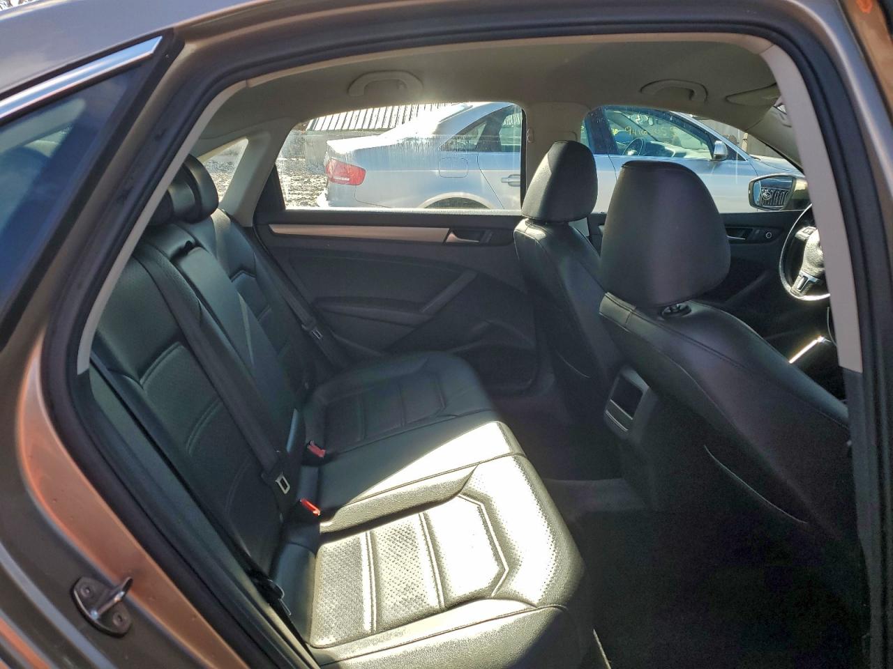 2015 Volkswagen Passat S VIN: 1VWAT7A30FC073404 Lot: 94255755