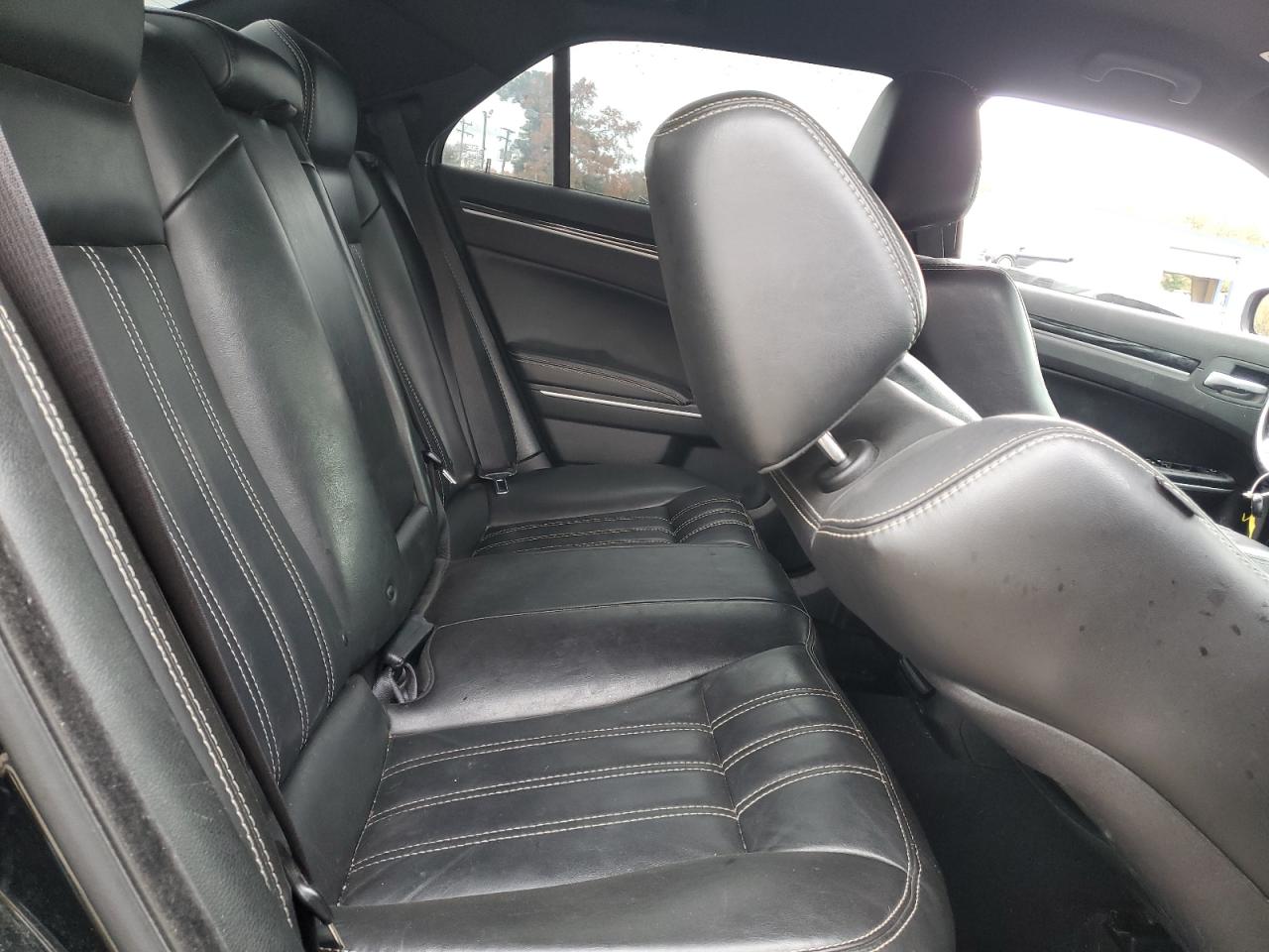 2019 Chrysler 300 S VIN: 2C3CCABGXKH637260 Lot: 91650235