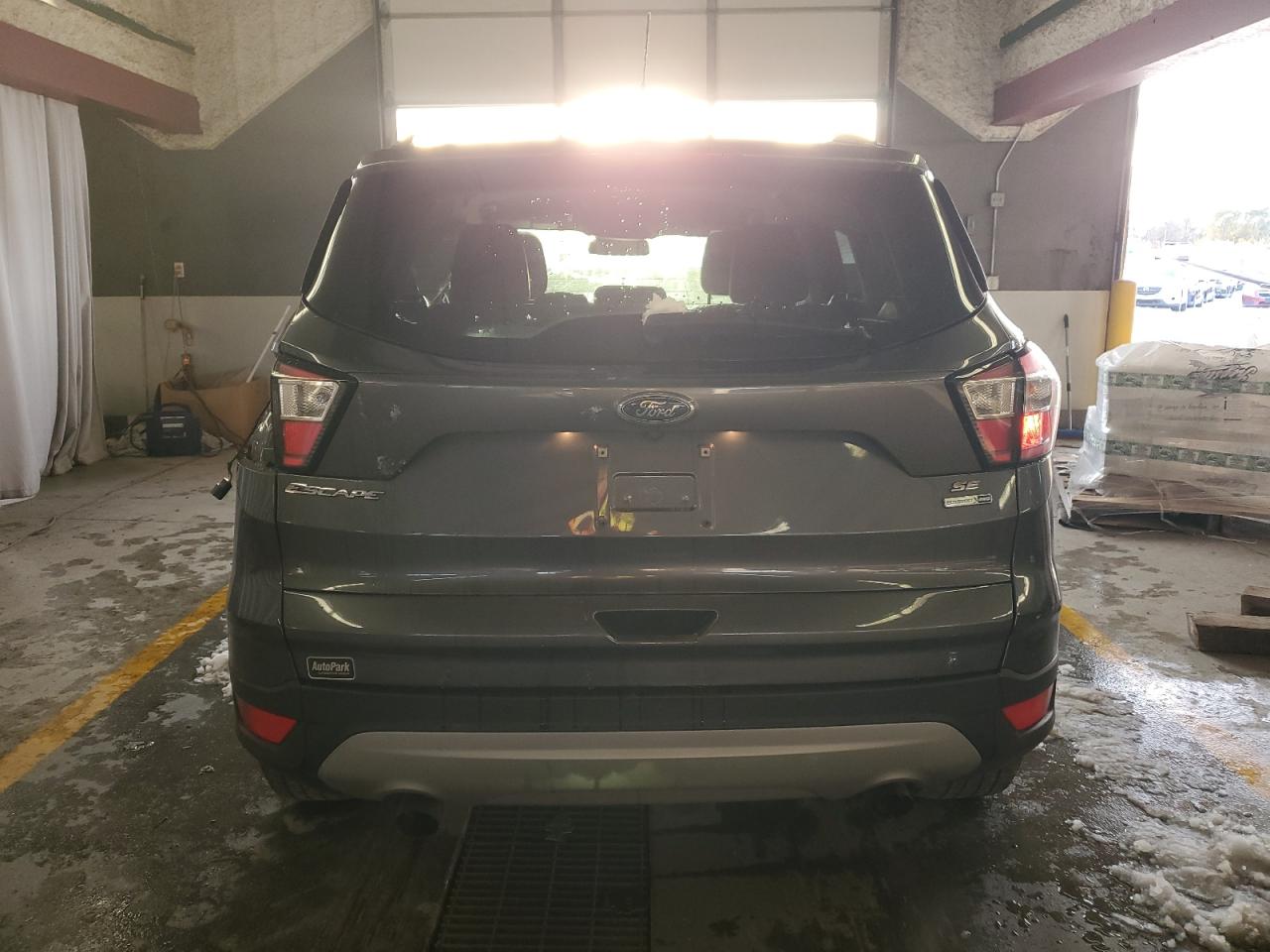 2018 Ford Escape Se VIN: 1FMCU9GD3JUC89881 Lot: 92003165