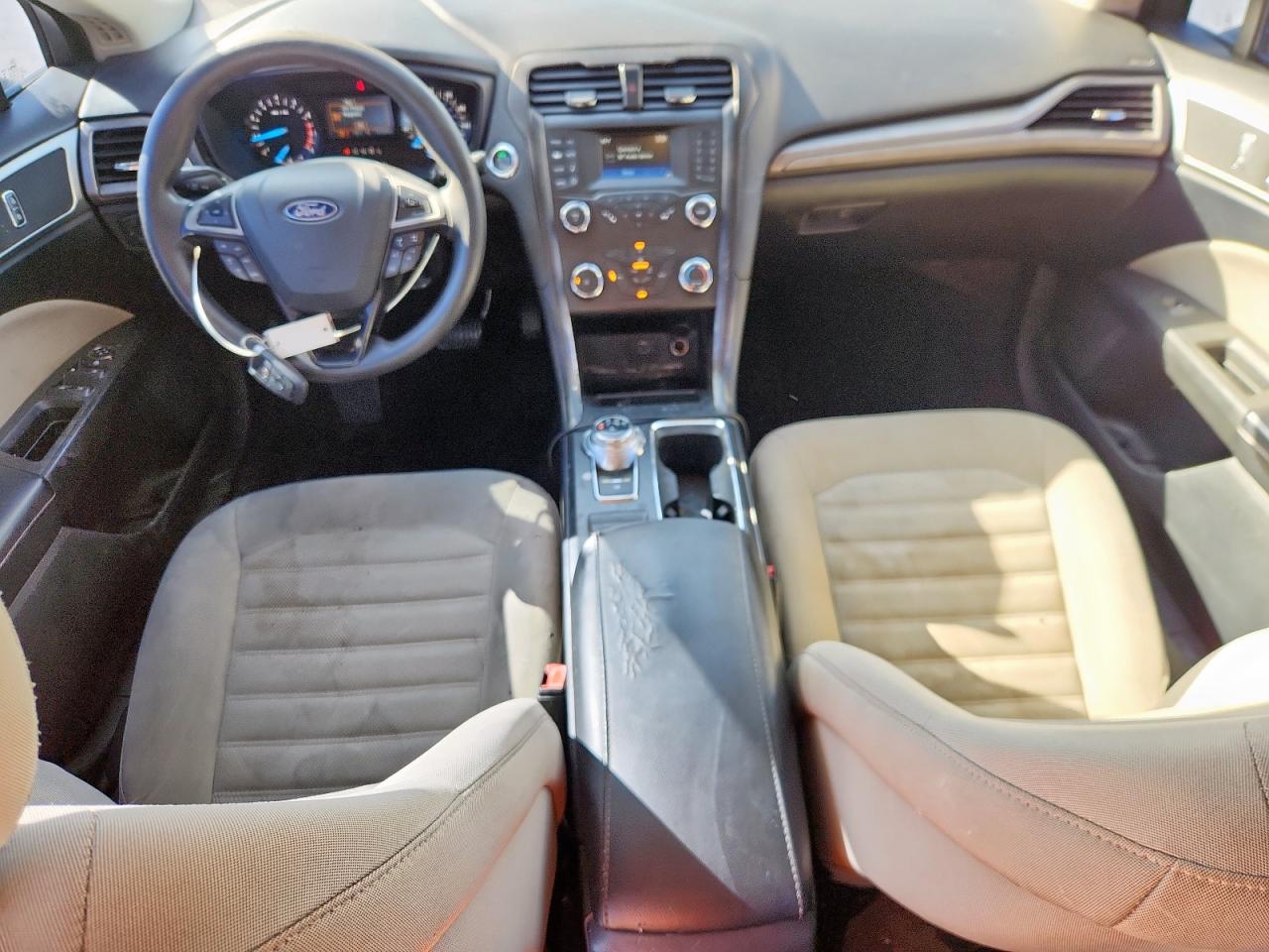 2019 Ford Fusion S VIN: 3FA6P0G75KR160828 Lot: 92851935